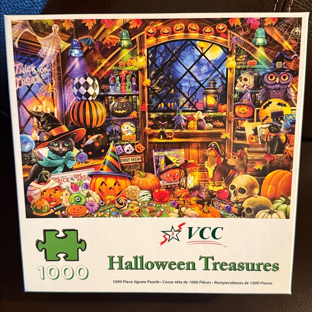 Vermont Puzzle co.  Halloween Treasures 1000 piece puzzle with poster. Complete